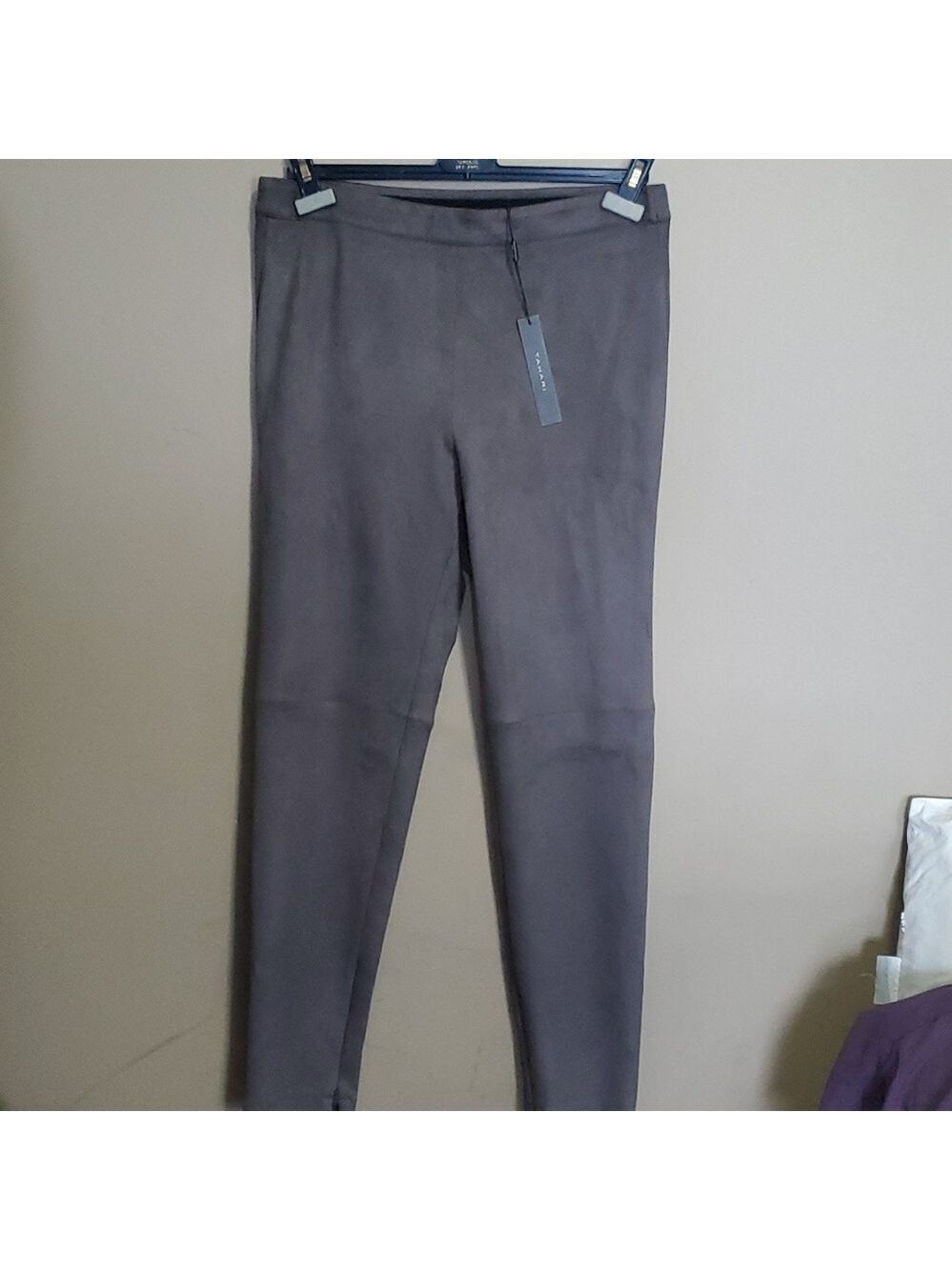 TAHARI pants size 6